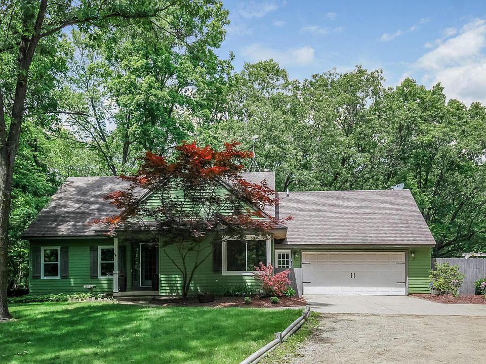 1st image of 11901 Alden Pines Dr NE