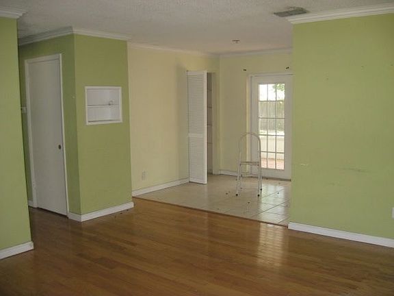 3rd image of 18660 Commonwealth Ave N