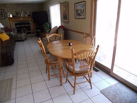 3rd image of 760 Holly Dr