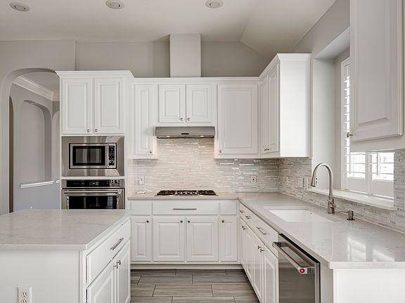 5th image of 2916 Alsatia Dr