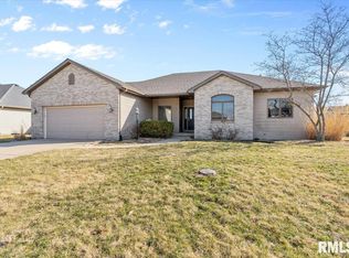 514 Eagle Ridge Dr, Chatham, IL 62629