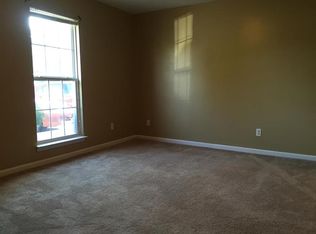 1017 E Lauderdale St, Tullahoma, TN 37388