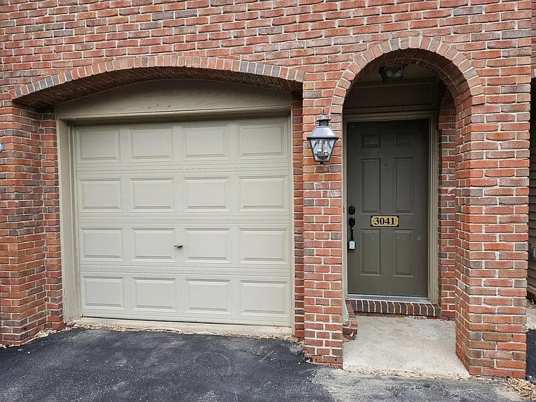 3041 Barclay Way — Photo 2