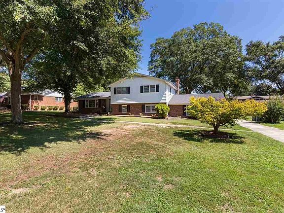 3rd image of 106 Dexter Dr