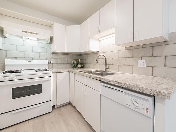 5th image of 114 N Waterford Dr E