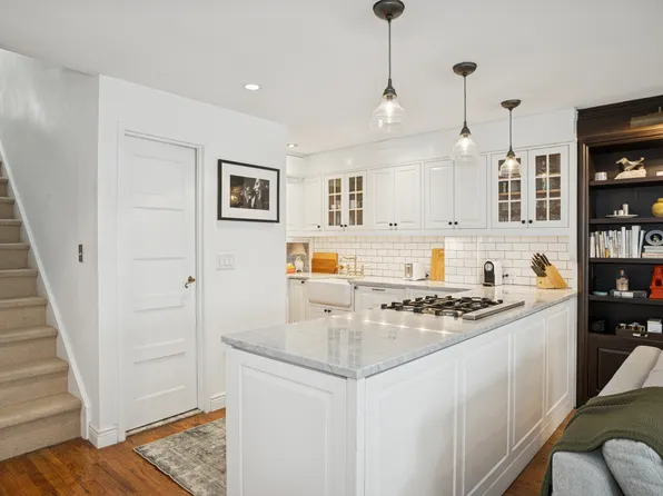 443 West 24th Street G image 3 of 10