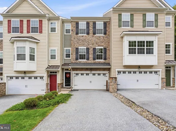 488 Jacobsen Dr, Newark, DE 19702