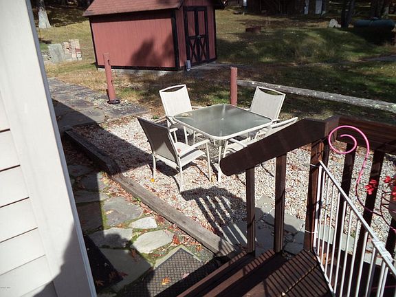 4th image of 109 1st St