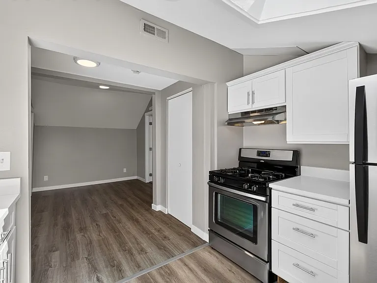 710 S L St #3 — Photo 8