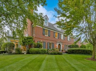 8010 Greenbriar Ct, Burr Ridge, IL 60527