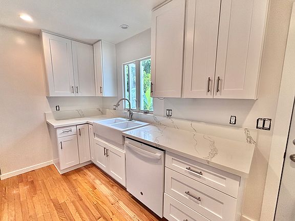 2nd image of 589 Stevens Rd #A