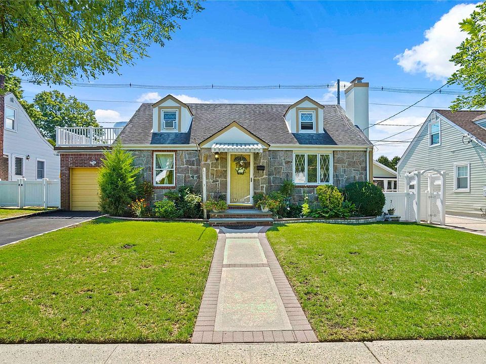 373 De Mott Street, Mineola, NY 11501 Zillow