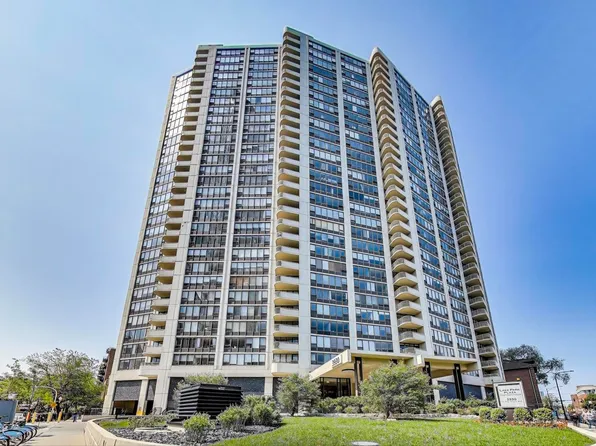 3930 N Pine Grove Ave APT 607, Chicago, IL 60613
