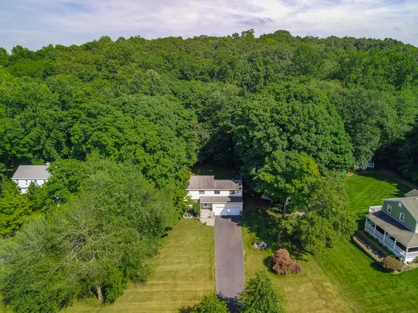 122 Guinevere Ridge, Cheshire, CT 06410