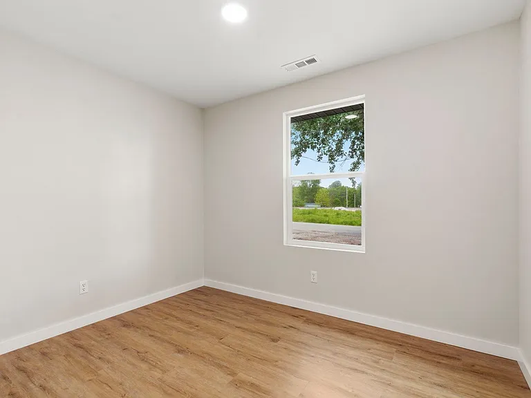 402 S Frisco #B — Photo 15