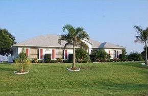 375 Lake View LN, Grant-Valkaria, FL 32909