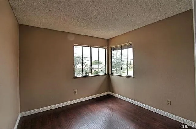 864 N Lorri Way — Photo 7