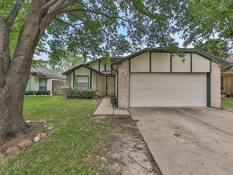 11822 Yearling Dr — Photo 1