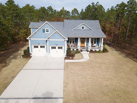 3rd image of 2715 Shady Pine Circle SE