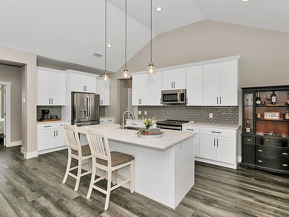 5th image of 719 Madilynn Ct