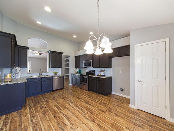5th image of 343 E Sherri Dr