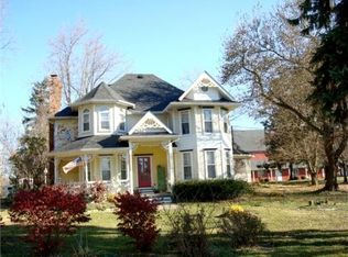 39W596 Old Burlington Rd, Campton Hills, IL 60175