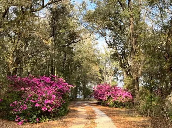4400 Garcon Point Rd, Milton, FL 32583