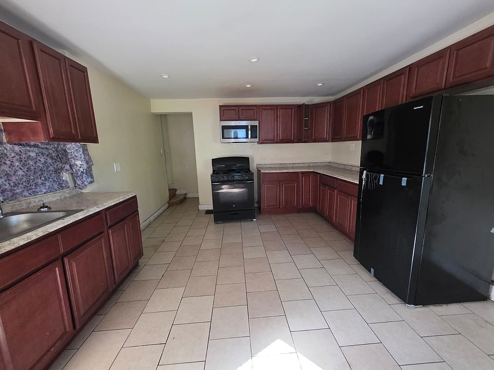 1st image of 133 Hobart St #2A