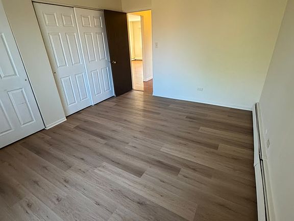 4th image of 1702 W Victoria Dr #302