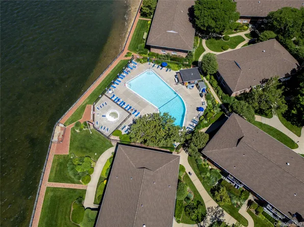 1 Toms Point Lane Building 5, Unit 9J, Port Washington, NY 11050