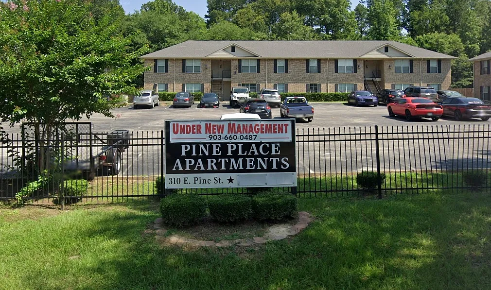 310 E Pine St — Photo 2