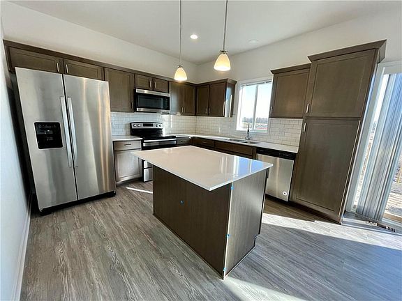 5th image of 719 1st St