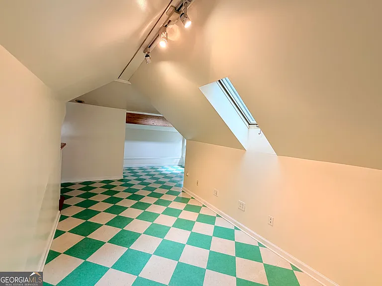 1012 Berne St SE — Photo 7
