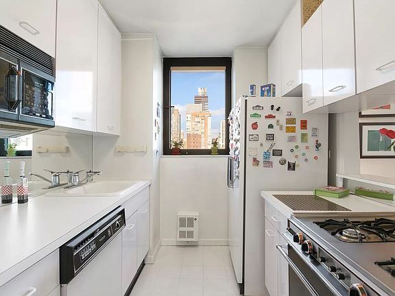 3rd image of 255 E 49th St #24B