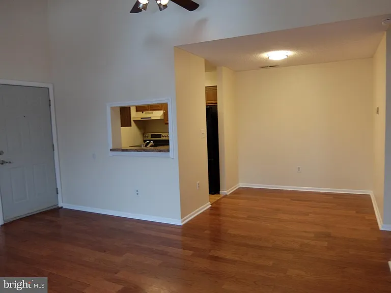 4906 Ravens Crest Dr — Photo 14