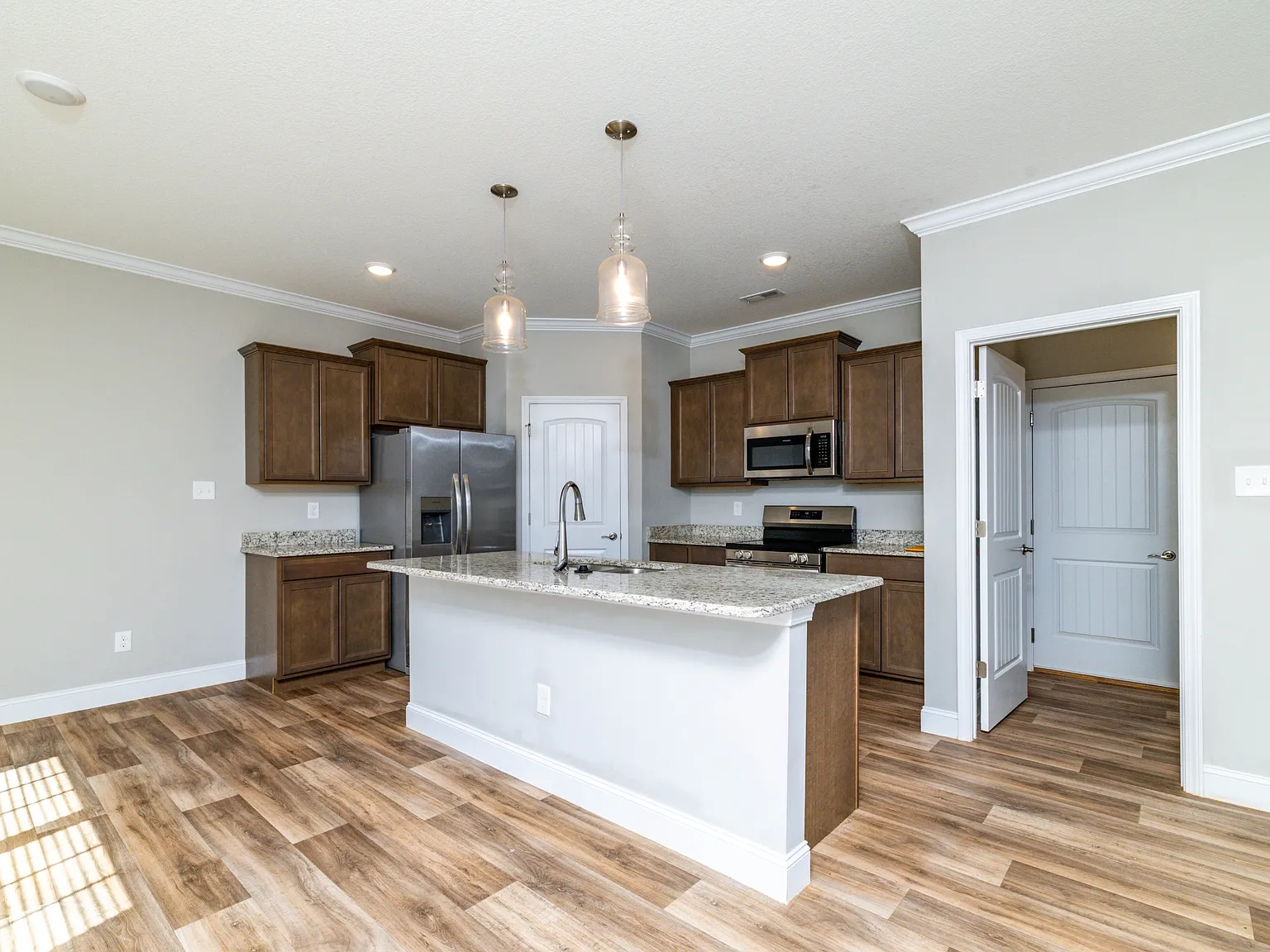 Honey Oaks Road - 7703* Corryton Warran — Photo 2