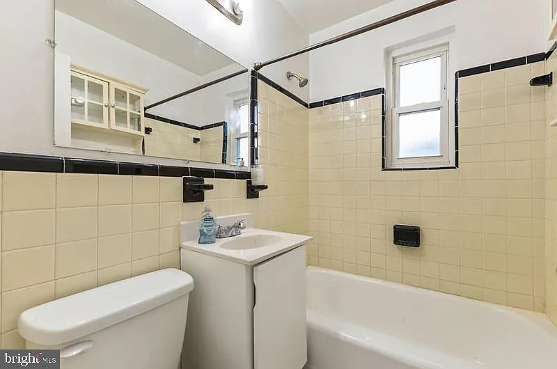1 bed, 1.0 bath, 578 sqft, $2,000 — Photo 4