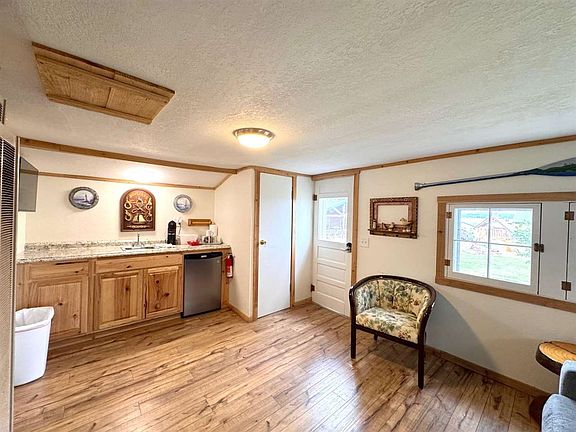 4th image of 5124-8 Beechwood Ave