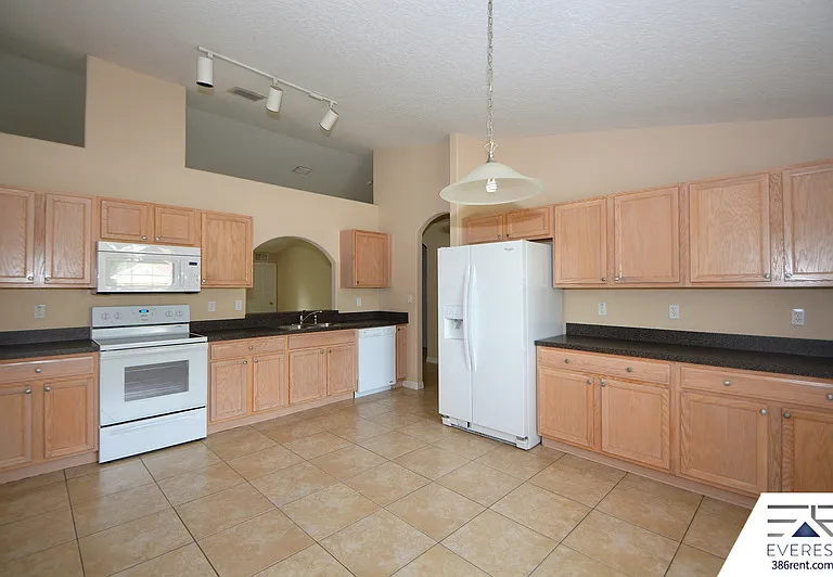 19 Burgess Pl — Photo 8