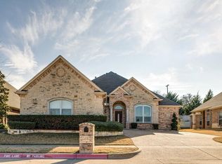 4912 Ridge Cir, Benbrook, TX 76126