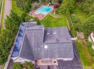 495 Ryders Ln, East Brunswick, NJ 08816