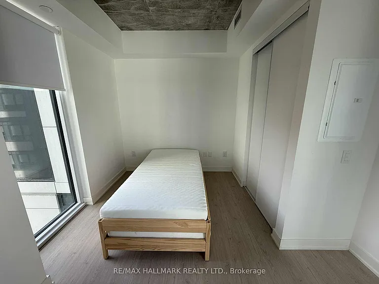 65 Mutual St #908 — Photo 11