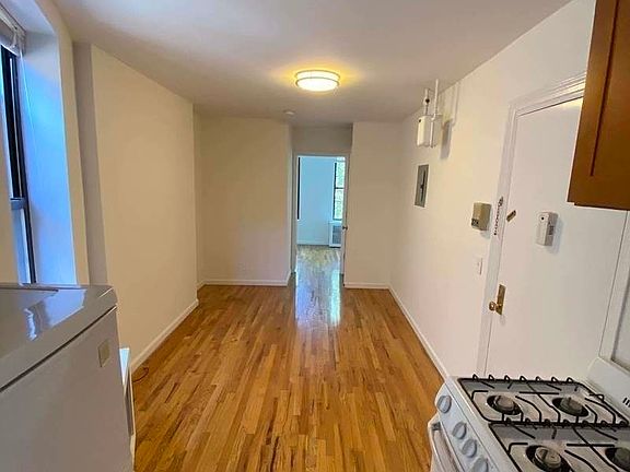 3rd image of 241 W 15th St #5R