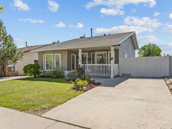 120 NW Shawnessy Dr SW, Calgary, AB T2Y 1B4