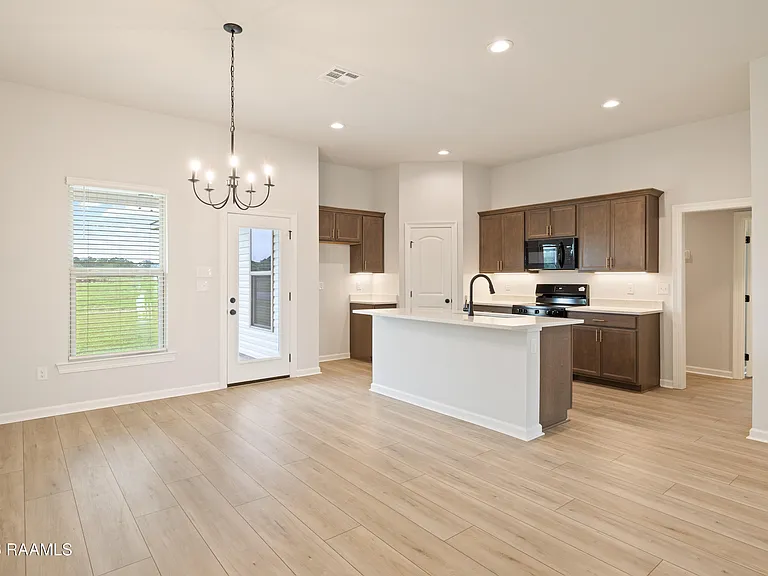101 Bexley Ct — Photo 6