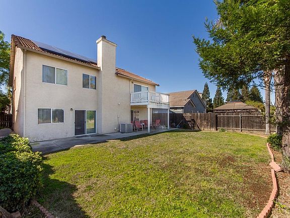 4th image of 1619 Oleander Dr
