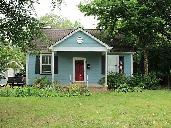 3rd image of 818 Sampson Ave