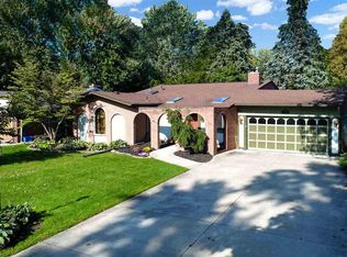 216 Wellington Cres, Mount Clemens, MI 48043