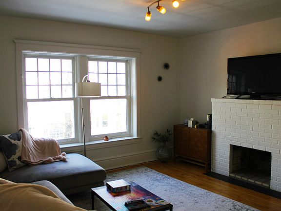 3rd image of 1135 W Lill Ave APT 3E