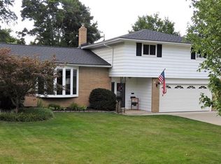 7630 Bunker Hill Rd, Middleburg Heights, OH